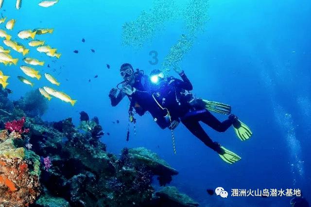 小区电瓶车充电原来是包月的，现在物业让别的公司在小区安装扫码充电合法吗?而且每次充电都要扫码，收费游戏画面